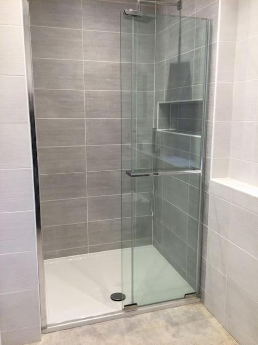 Churstonbnb, Private Flat Within Family Home, Bolton Lostock エクステリア 写真